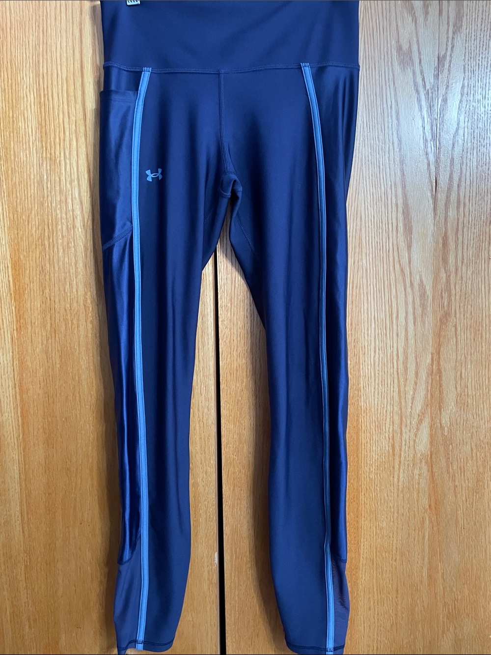 Under Armour compression Heatgear Mesh leggings with Light Blue Trim & pockets